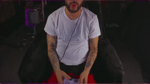 Snapshot of beastbxy chatting on 09/17/25, 10:22 beast bxy online show from 09/17/25, 10:22