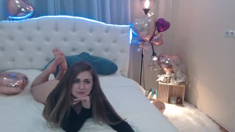 beataangel online show from 02/19/25, 01:39