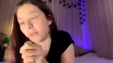 Bella online show from 03/03/26, 12:00