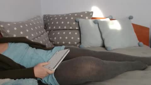 beatrice26 online show from 11/21/25, 12:48