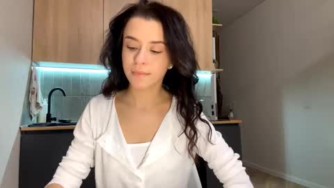 Katie online show from 10/15/25, 08:03