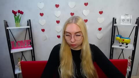 BeatriceFlyy online show from 12/08/24, 09:13