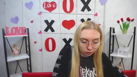 BeatriceFlyy online show from 02/02/25, 06:15