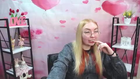 BeatriceFlyy online show from 04/25/26, 01:41