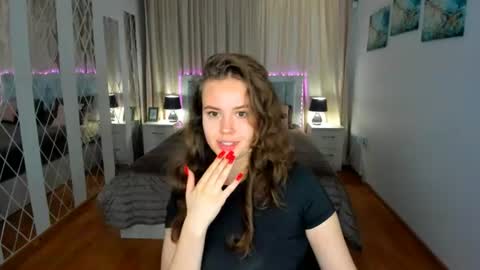 Snapshot of beatricewild chatting on 06/27/26, 12:22 BeatriceWild online show from 06/27/26, 12:22
