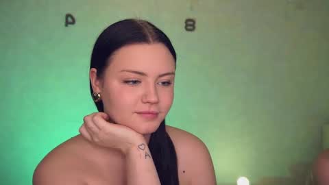 Snapshot of beatris_mils chatting on 01/26/25, 05:45 Beatrice online show from 01/26/25, 05:45