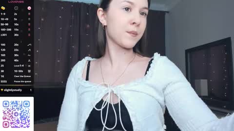 Snapshot of beatrixcutsforth chatting on 09/25/25, 07:34 Beatrix or Triss3 online show from 09/25/25, 07:34