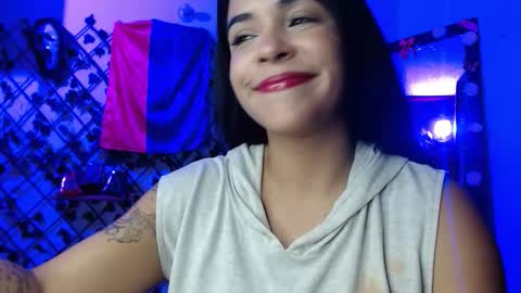 Snapshot of beautibellah chatting on 12/17/25, 02:28 beautibellah online show from 12/17/25, 02:28