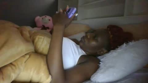 Snapshot of beautie699392 chatting on 01/24/25, 06:03 Lil stunner online show from 01/24/25, 06:03