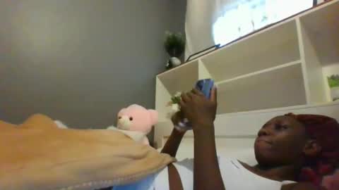 Snapshot of beautie699392 chatting on 02/04/25, 04:48 Lil stunner online show from 02/04/25, 04:48