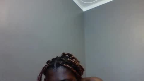 Snapshot of beautie699392 chatting on 03/11/25, 06:43 Lil stunner online show from 03/11/25, 06:43