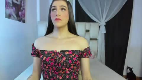 Snapshot of beautiful_doll888 chatting on 06/15/26, 01:30 Valeria online show from 06/15/26, 01:30