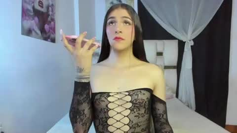 Snapshot of beautiful_doll888 chatting on 06/27/26, 02:27 Valeria online show from 06/27/26, 02:27