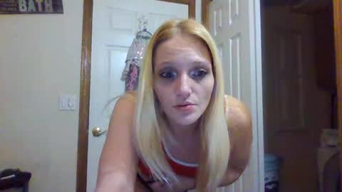 Snapshot of beautifulbaej chatting on 12/04/24, 06:55 Julie Nicole online show from 12/04/24, 06:55