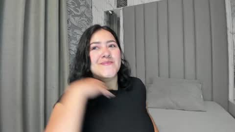 Snapshot of beautifulgirl4u_ chatting on 07/06/26, 11:29 online show from 07/06/26, 11:29