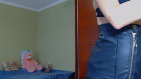 Snapshot of beauty_fruity chatting on 02/17/25, 09:13 Maria online show from 02/17/25, 09:13