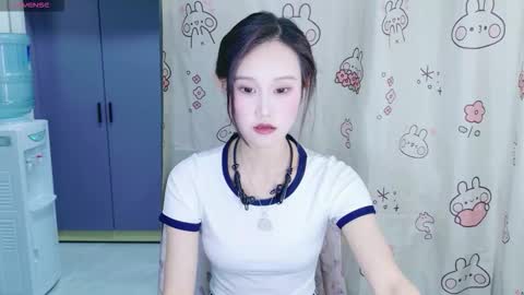 beauty_hanhan online show from 10/13/25, 11:21