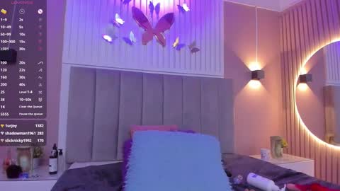 Snapshot of beauty_milf4 chatting on 03/02/25, 10:38 Chantall online show from 03/02/25, 10:38