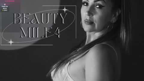 Snapshot of beauty_milf4 chatting on 10/12/25, 11:53 Chantall online show from 10/12/25, 11:53