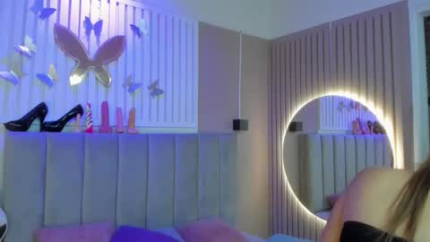 Chantall online show from 02/11/26, 03:44