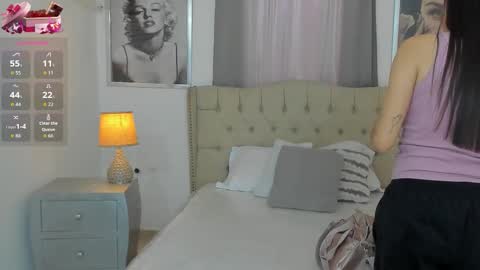 Ariana Reyes online show from 09/24/25, 12:30