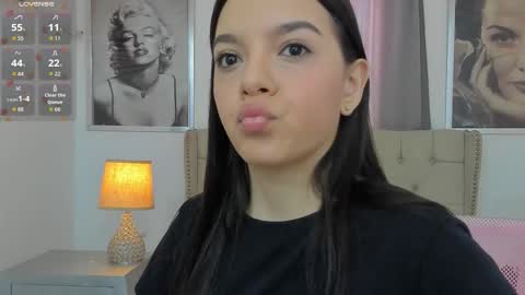 Ariana Reyes online show from 10/03/25, 12:13