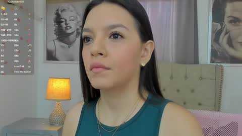 Ariana Reyes online show from 11/08/25, 12:16