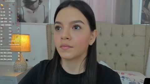 Ariana Reyes online show from 11/17/25, 12:44