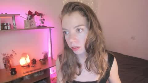 Eliise online show from 12/22/25, 08:22