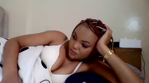 Snapshot of beautystar12 chatting on 06/02/26, 11:45 beautystar12 online show from 06/02/26, 11:45