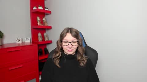 Zoe online show from 10/21/25, 05:41