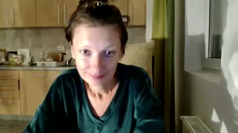 Raluca online show from 09/29/25, 05:40