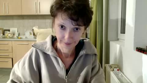 Raluca online show from 10/02/25, 06:48