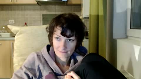 Raluca online show from 10/15/25, 07:25
