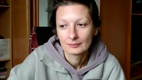 Raluca online show from 11/10/25, 08:46