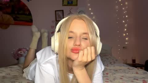 Melissa online show from 02/04/26, 02:34