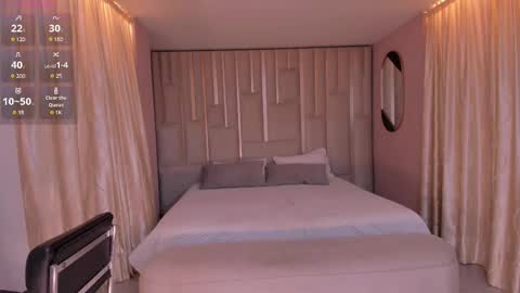 Snapshot of beccabaxter chatting on 02/26/25, 11:48 Am Becca online show from 02/26/25, 11:48