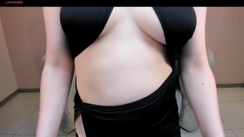 Snapshot of beccabaxter chatting on 03/09/25, 05:17 Am Becca online show from 03/09/25, 05:17