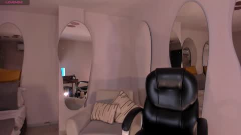 Snapshot of beccabaxter chatting on 09/20/25, 07:37 Am Becca online show from 09/20/25, 07:37