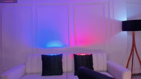 Snapshot of beccabaxter chatting on 10/30/25, 08:31 Am Becca online show from 10/30/25, 08:31