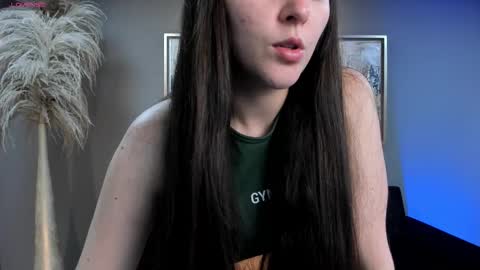 Snapshot of beccabaxter chatting on 11/04/25, 06:18 Am Becca online show from 11/04/25, 06:18