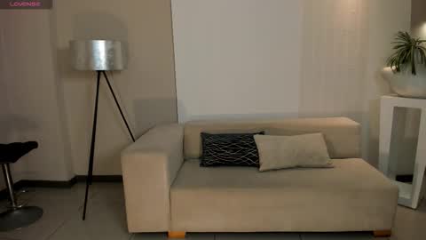 Snapshot of beccabaxter chatting on 02/05/26, 11:48 Am Becca online show from 02/05/26, 11:48