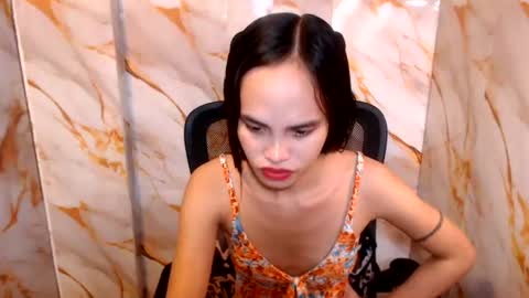 Snapshot of beccamiller22 chatting on 06/21/26, 11:51 becca online show from 06/21/26, 11:51