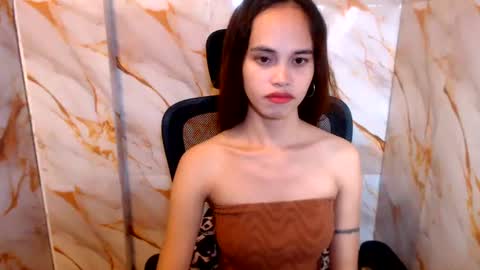 Snapshot of beccamiller22 chatting on 06/25/26, 01:05 becca online show from 06/25/26, 01:05