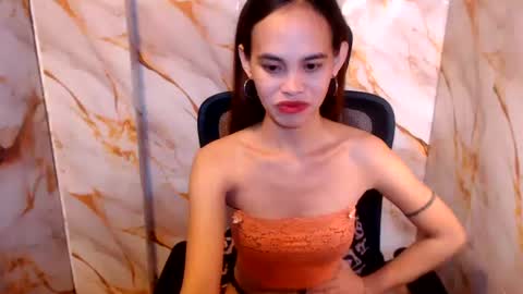 Snapshot of beccamiller22 chatting on 07/10/26, 12:26 becca online show from 07/10/26, 12:26