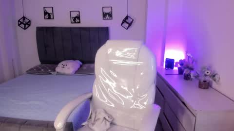 Marzhie online show from 10/21/25, 02:18