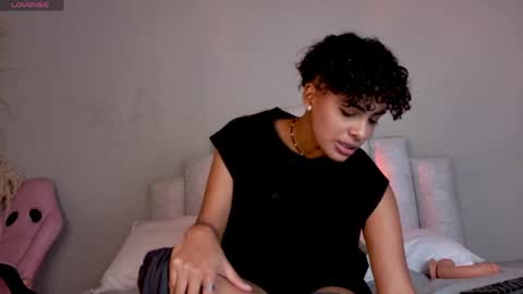 Beecckkkaaa online show from 04/17/26, 02:42