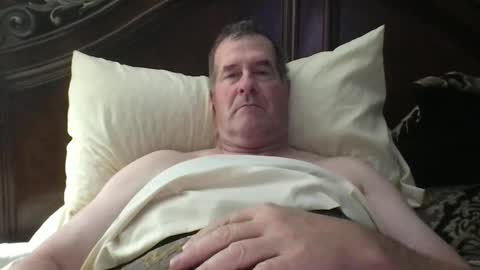 Snapshot of beckett2026 chatting on 11/16/25, 01:17 beckett2026 online show from 11/16/25, 01:17