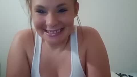 BECKY BOO  online show from 12/04/25, 04:00