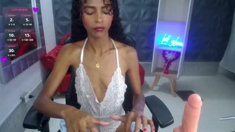 becky_lynch_102 online show from 02/26/26, 05:45